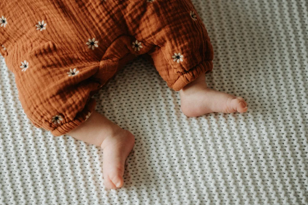 petits pieds de bébé - photographe nouveau né et bébé à Bordeaux